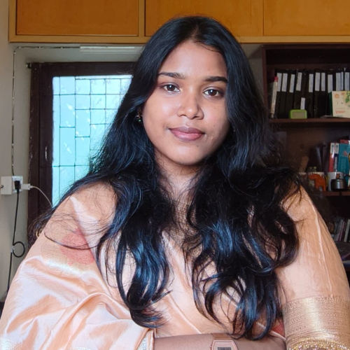 Aarthi T