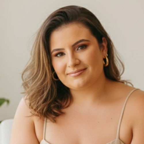 Raquel J Souza