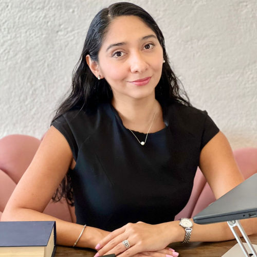 Laura Gabriela Oliver De La Cruz